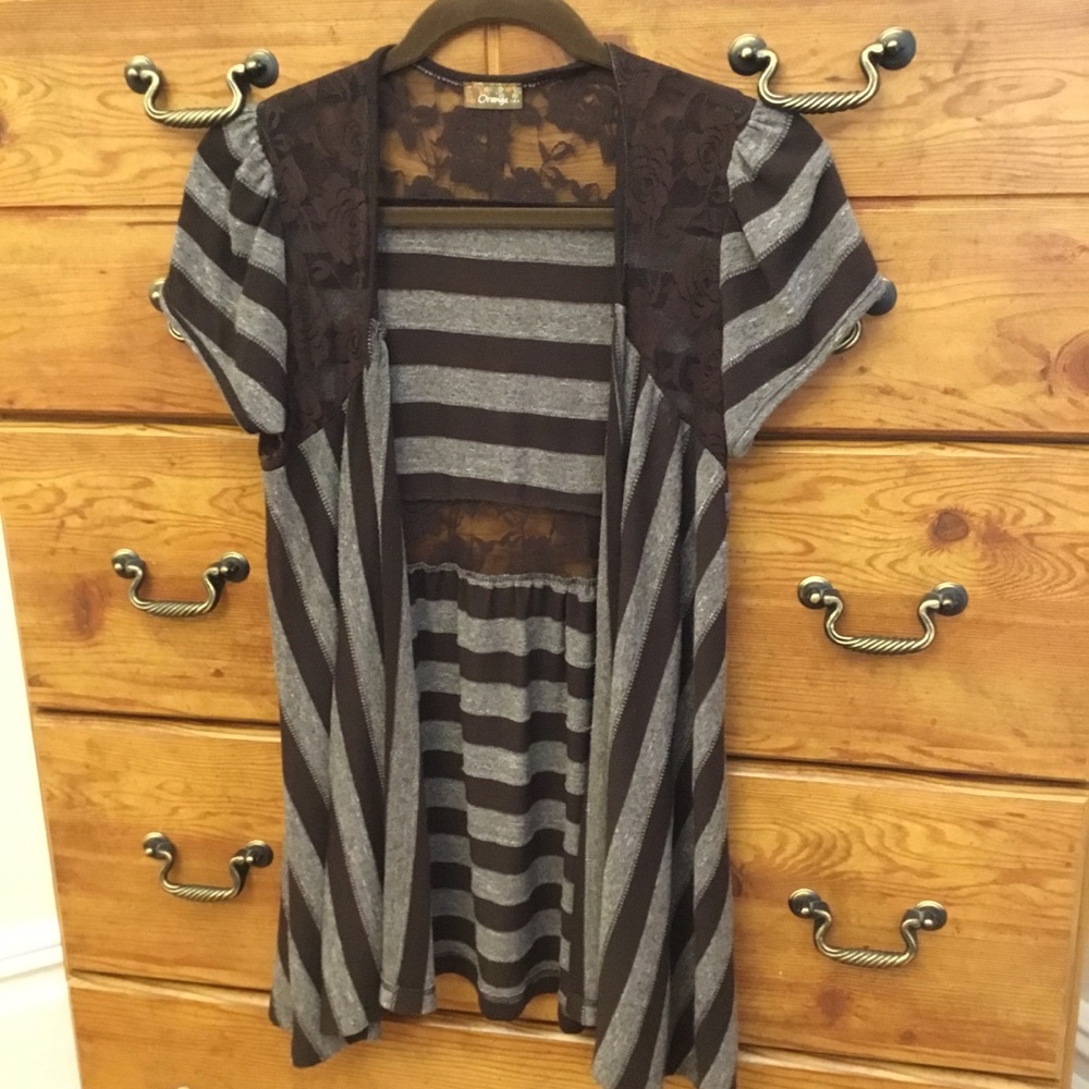 ORANGE USA SHORTSLEEVED SHRUG TOP